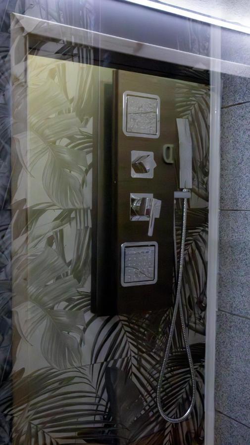 Don Pes Travel Rooms Сассари Экстерьер фото