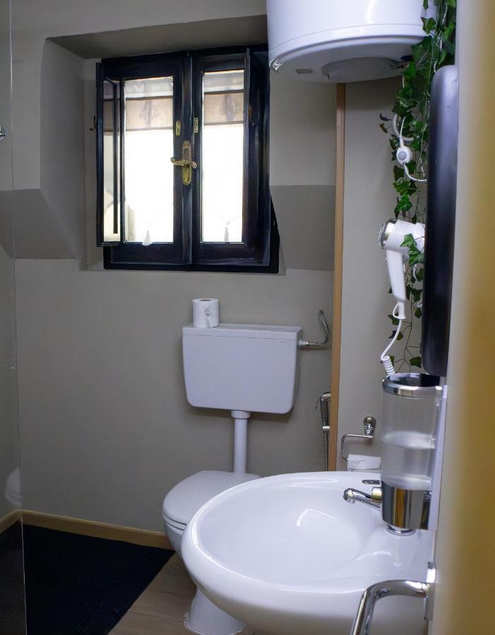 Don Pes Travel Rooms Сассари Экстерьер фото